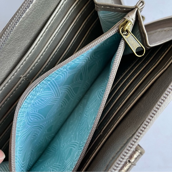 The Sak Redwood 3 In 1 Crossbody Wallet Wristlet in Pyrite Metallic Leather - Picture 12 of 13
